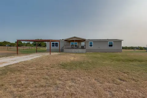 268 Deer Valley Ln, Poolville, TX 76487