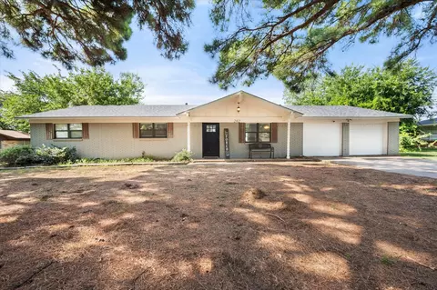 202 Lone Star St, Joshua, TX 76058