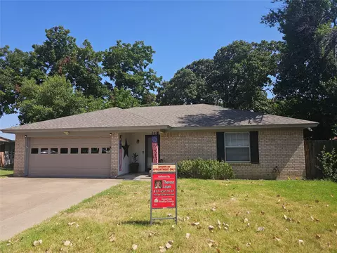7239 Muse Ct, Fort Worth, TX 76112