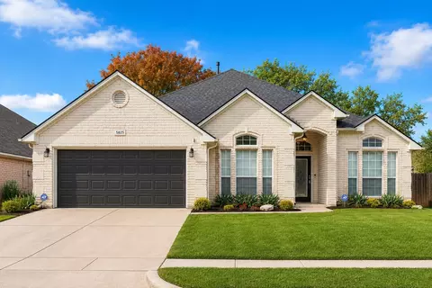 5825 Echo Bluff Dr, Haltom City, TX 76137