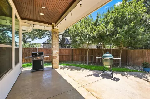 Exterior - 412 Nora Ln, Argyle, TX 76226 photo 4 of 7