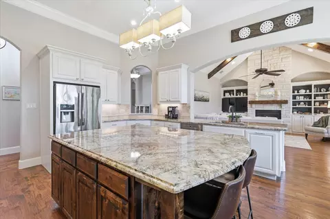 Kitchen - 412 Nora Ln, Argyle, TX 76226 photo 4 of 9
