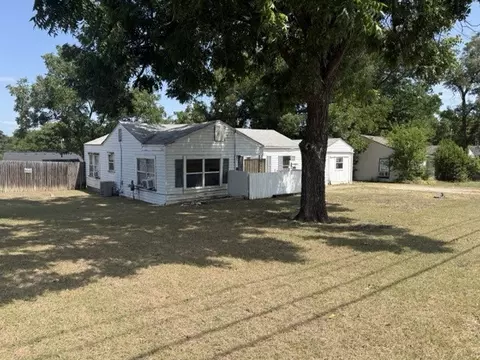 3815 Beverly Dr, Beverly Hills, TX 76711