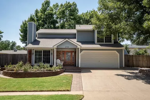 2710 Forestview Dr, Corinth, TX 76210