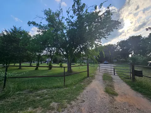138 County Road 4876, Newark, TX 76071