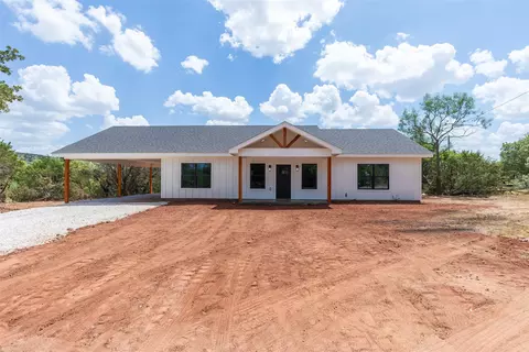 233 Britton Ave, Ovalo, TX 79541