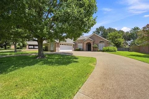 104 Chaparral Dr, Hillsboro, TX 76645