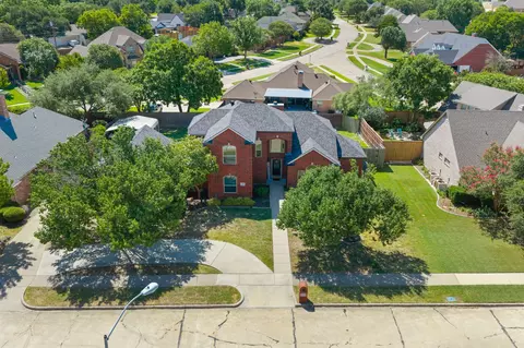 1907 Clearview Dr, Ennis, TX 75119