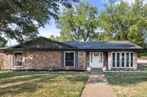 767 NW Ann Lois Ln, Burleson, TX 76028