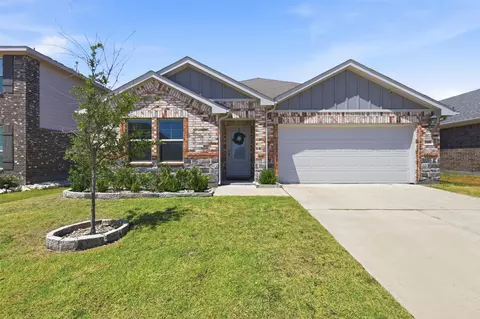 2848 Fox Trail Ln, Fort Worth, TX 76108