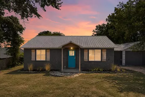 709 Hereford St, Glen Rose, TX 76043