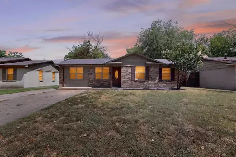 917 Miranda Dr, Mesquite, TX 75149