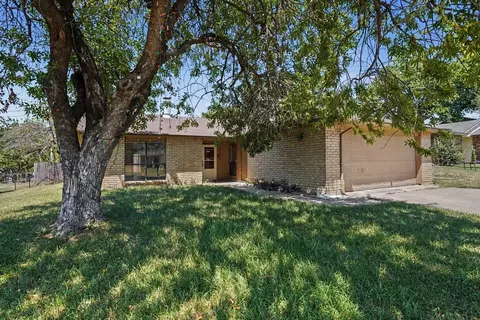 7107 Blackberry Dr, Arlington, TX 76016