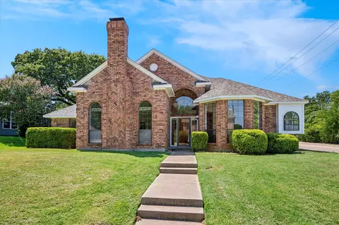 1902 Buffalo Bend Dr, Lewisville, TX 75067