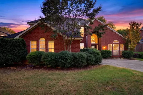 1911 Enchanted Ln, Mansfield, TX 76063