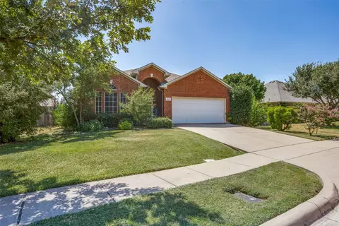 8005 Joshua Tree Ct, Arlington, TX 76002