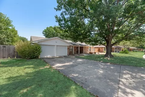 2228 Picadilly Ln, Denton, TX 76209