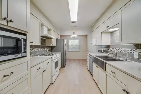 Kitchen - 2228 Picadilly Ln, Denton, TX 76209 photo 2 of 4