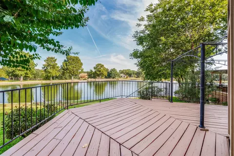 9 Country Lake Dr, Carrollton, TX 75006
