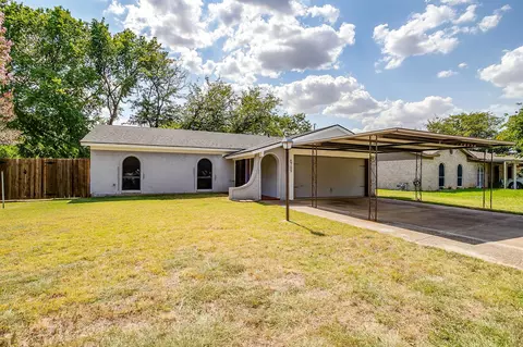 6709 Summit Ridge Dr, Watauga, TX 76148