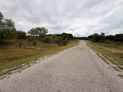 114 County Rd 1742, Chico, TX 76431