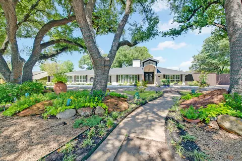 14087 Brookridge Dr, Dallas, TX 75240
