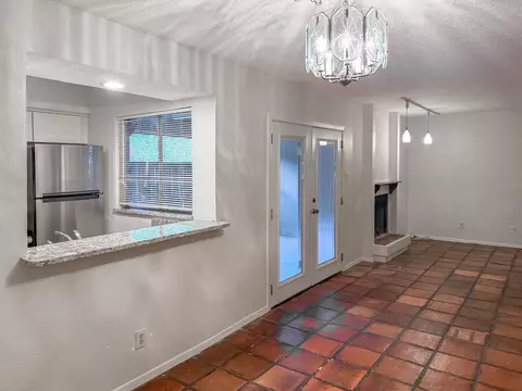 5138 Amesbury Dr #110, Dallas, TX 75206