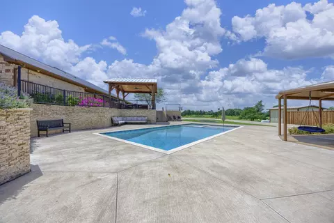 1131 Harvey Ln, Denison, TX 75020