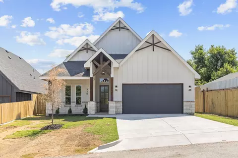 3203 NW 33rd St, Fort Worth, TX 76106