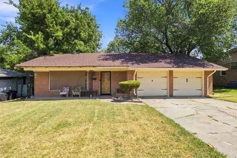1817 Ellington Dr, Fort Worth, TX 76112
