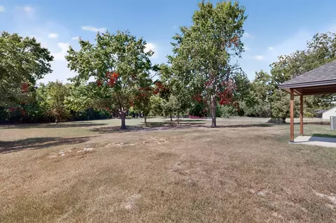 Exterior - 1069 Hereford Dr, Springtown, TX 76082 photo 7 of 10