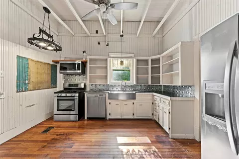 Kitchen - 400 Capps St, Marlin, TX 76661 photo 1 of 3