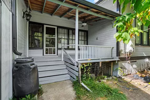 Exterior - 400 Capps St, Marlin, TX 76661 photo 4 of 7