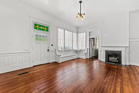 Living - 400 Capps St, Marlin, TX 76661 photo 2 of 7