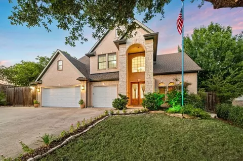 5132 Pearl Dr, North Richland Hills, TX 76180
