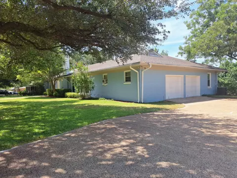 Exterior - 2116 N 33rd St, Waco, TX 76708 photo 2 of 5