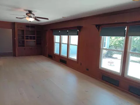 Living - 2116 N 33rd St, Waco, TX 76708 photo 1 of 3
