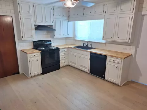 Kitchen - 2116 N 33rd St, Waco, TX 76708 photo 1 of 3