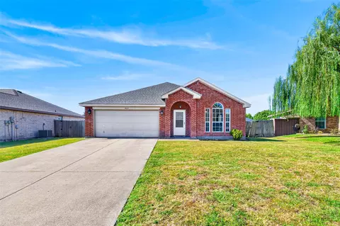 825 Rowdy Dr, Royse City, TX 75189