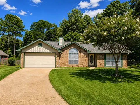 208 Boutte Cir, Shreveport, LA 71107