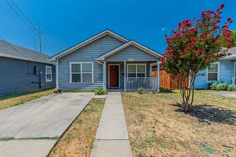 1109 E Ave, Plano, TX 75074