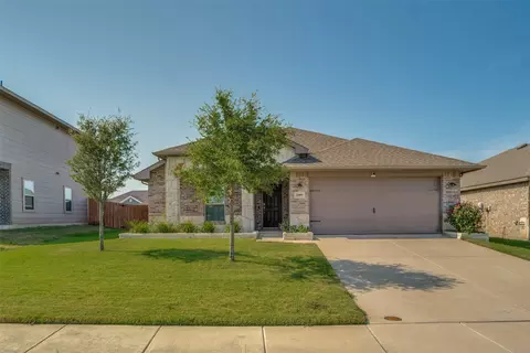 2009 Yale St, Farmersville, TX 75442