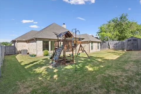 Exterior - 10357 Fallen Leaf Dr, Waco, TX 76712 photo 5 of 8