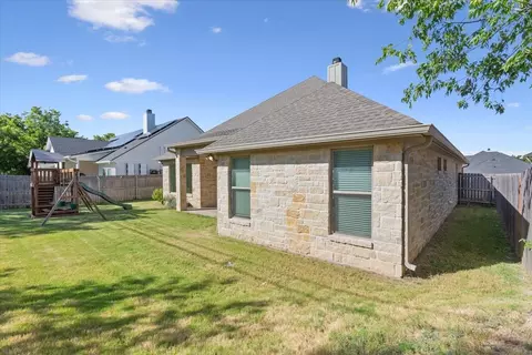 Exterior - 10357 Fallen Leaf Dr, Waco, TX 76712 photo 7 of 8