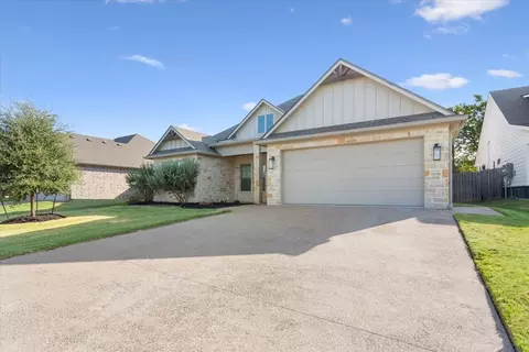Exterior - 10357 Fallen Leaf Dr, Waco, TX 76712 photo 2 of 8