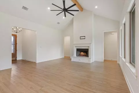 Living - 10357 Fallen Leaf Dr, Waco, TX 76712 photo 3 of 5