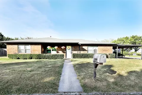 251 Alicia St, Bowie, TX 76230