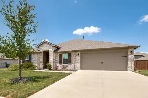 1337 Rolling Meadows Dr, Cedar Hill, TX 75104