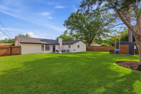 217 E Louella Dr, Hurst, TX 76054