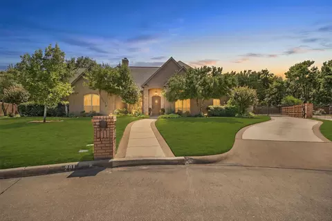 201 Rochelle Ct, Colleyville, TX 76034